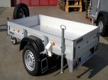 trailer with mobile column