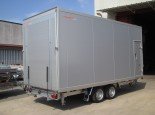 rimorchio con rampa posteriore e porta laterale 